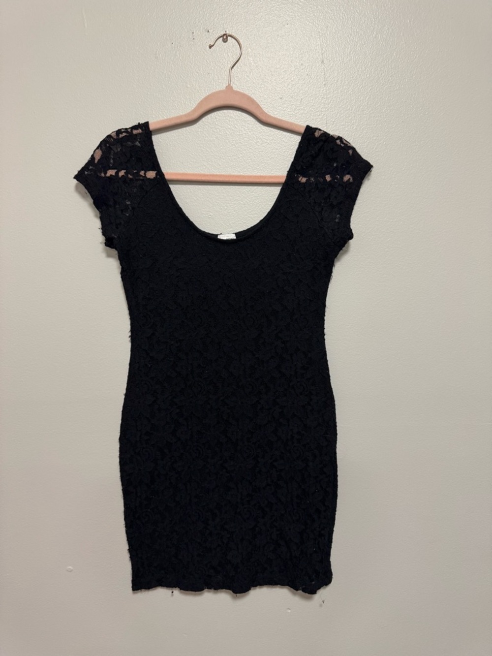 Garage Black Floral Lace Scoop Neck Cap Sleeve Dress
